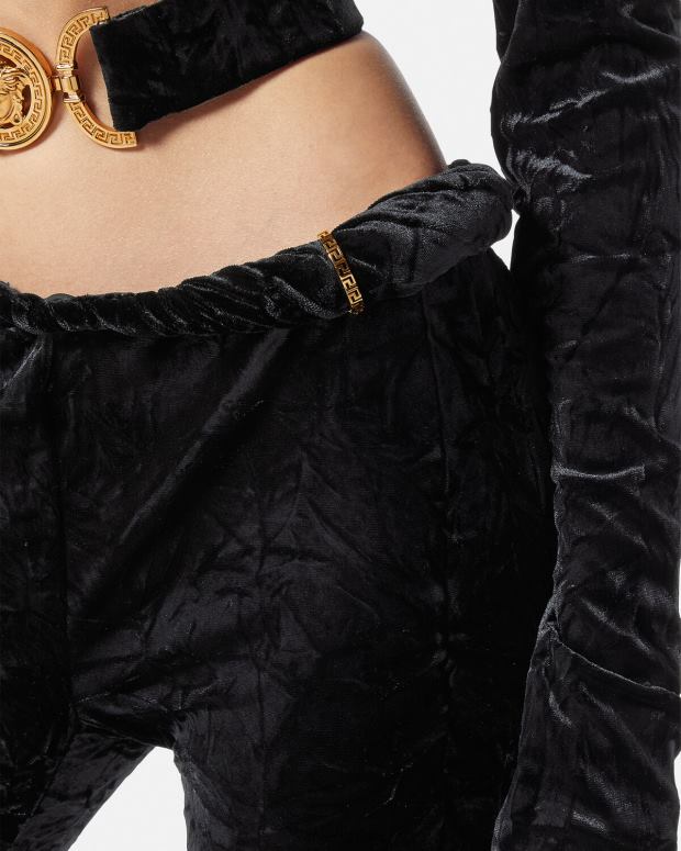 esso Versace donne pantaloni svasati arrotolati in velluto nero JT08Z216 vestiario