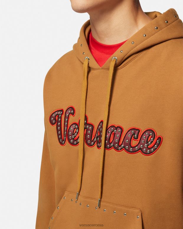 esso Versace uomini Felpa con cappuccio con logo varsity borchiato arancia JT08Z1426 vestiario