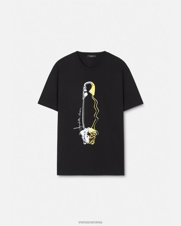 esso Versace uomini t-shirt grafica con spilla da balia nero JT08Z1400 vestiario