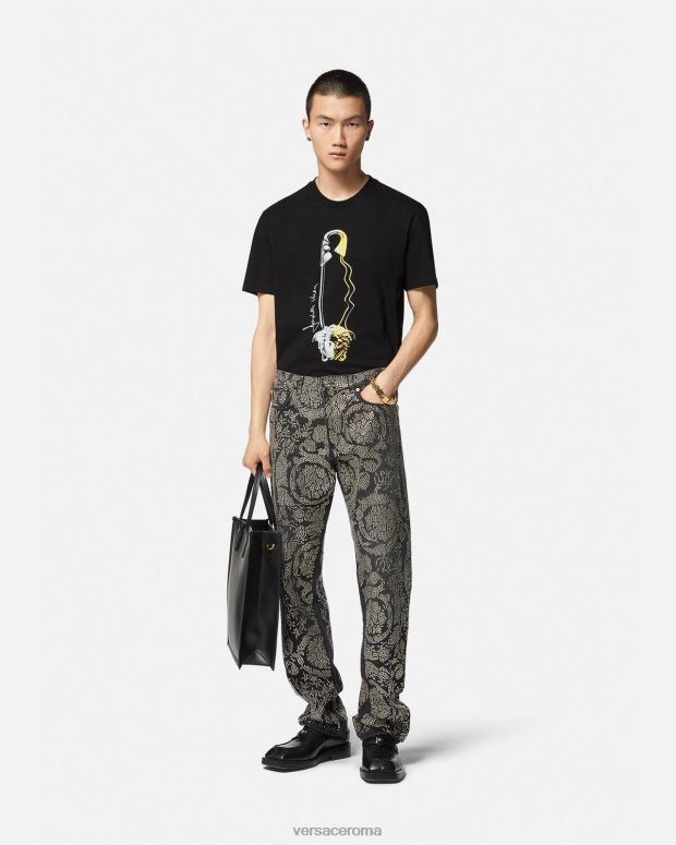 esso Versace uomini t-shirt grafica con spilla da balia nero JT08Z1400 vestiario