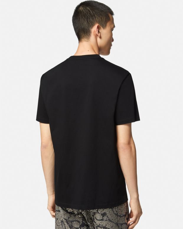 esso Versace uomini t-shirt grafica con spilla da balia nero JT08Z1400 vestiario